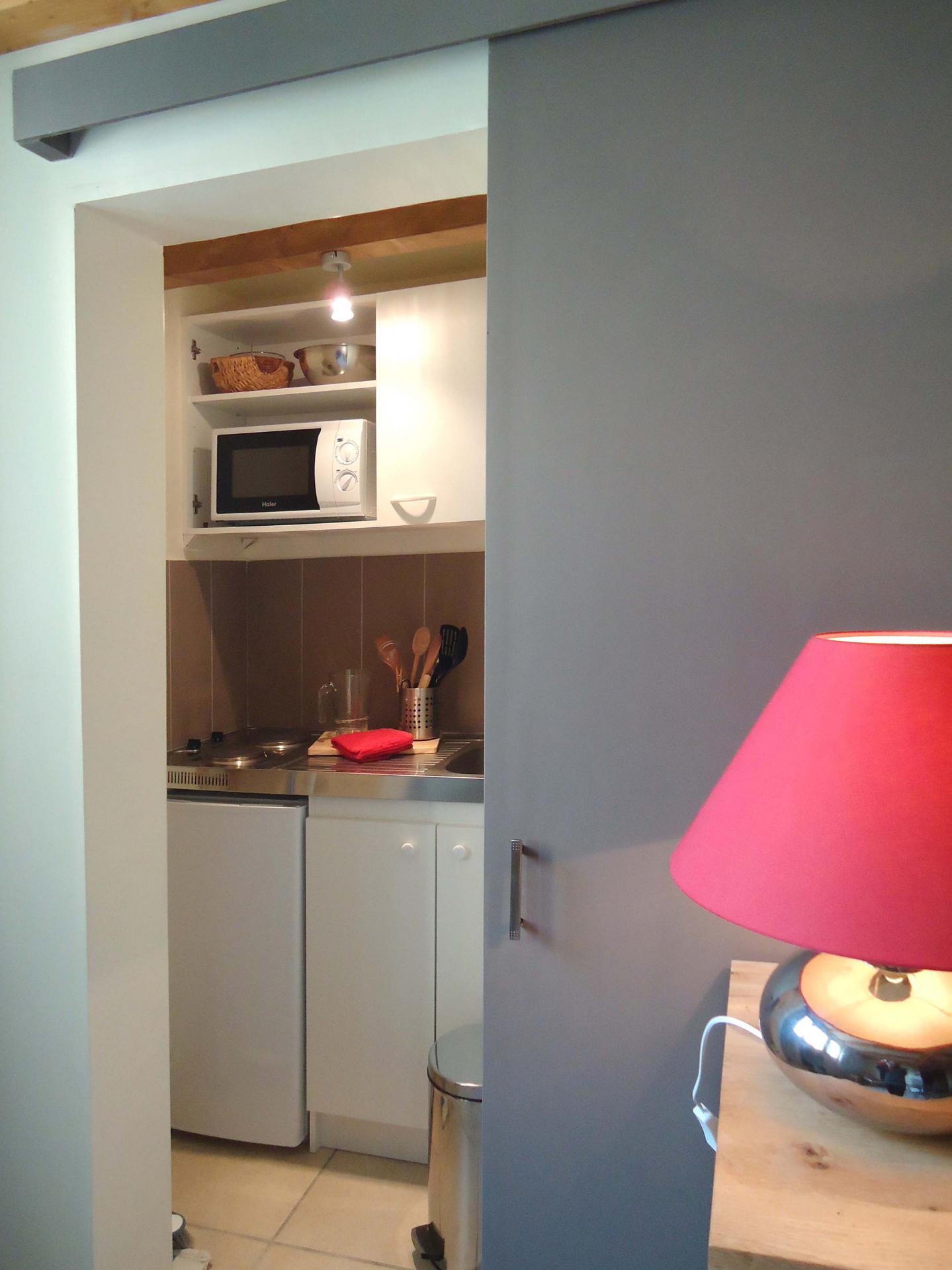 KITCHENETTE