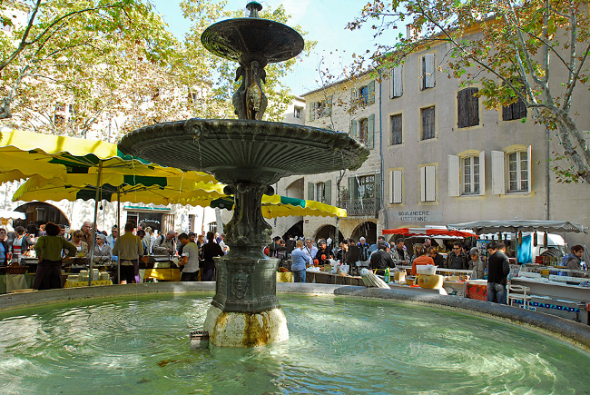 UZES - LE MARCHÉ